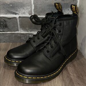 Dr. Marten’s 101 Virginia leather ankle boots - Women’s size US 9
